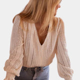 Bluse Emery i Hæklet Blonde - Elegant Bluse til Den Moderne Kvinde