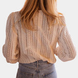 Bluse Emery i Hæklet Blonde - Elegant Bluse til Den Moderne Kvinde